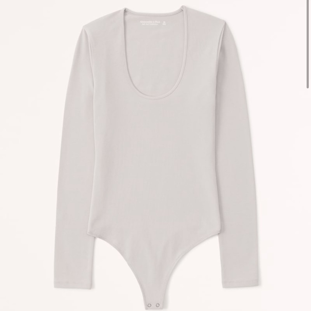 NWT. Abercrombie & Fitch Grey Long Sleeve Scoop Neck Bodysuit.